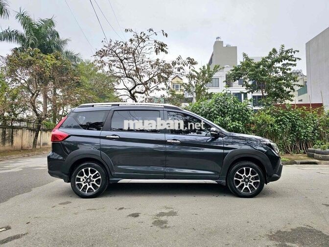 Suzuki XL7 7 chỗ màu Đen