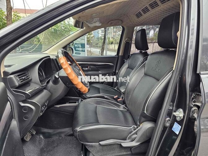 Suzuki XL7 7 chỗ màu Đen
