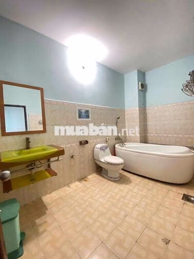Cho thuê nhà mặt tiền đông đúc khu Tên Lửa 5x20-4tầng có nội thất 26tr