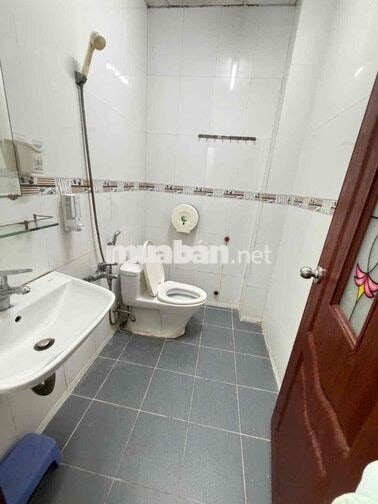 Nhà 3pn có nội thất hẻm oto Trần Quang Diệu