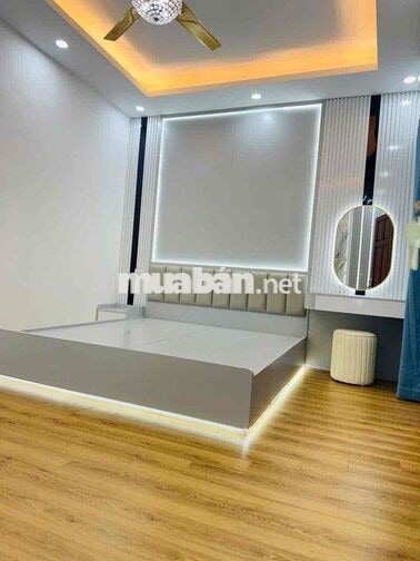 Cho Thuê Nguyên Căn 5 tầng, 3 PN, 4VS full nội thất, lh ***
