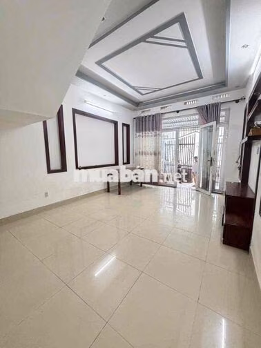 Nhà 3pn có nội thất hẻm oto Trần Quang Diệu