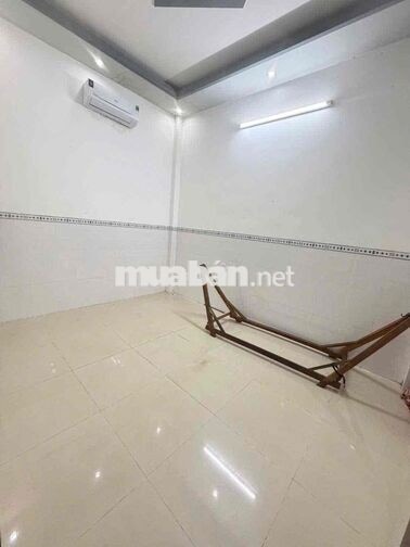 Nhà 3pn có nội thất hẻm oto Trần Quang Diệu