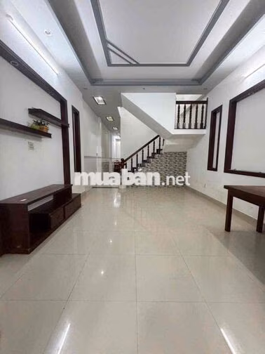 Nhà 3pn có nội thất hẻm oto Trần Quang Diệu