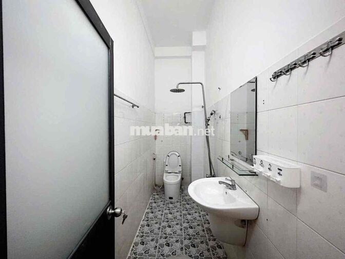 VỀ QUÊ PASS GẤP CĂN HỘ 2PN BAN CÔNG 60m2 Ở 4 NGƯỜI 4 XE NGAY QUẬN 10