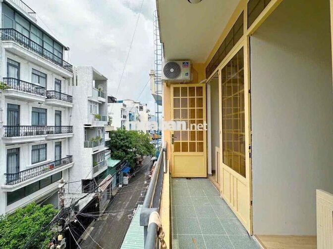 VỀ QUÊ PASS GẤP CĂN HỘ 2PN BAN CÔNG 60m2 Ở 4 NGƯỜI 4 XE NGAY QUẬN 10