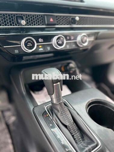 Honda Civic Gen 11 2021 Trắng odo 8 vạn