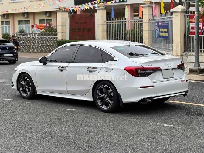 Honda Civic Gen 11 2021 Trắng odo 8 vạn