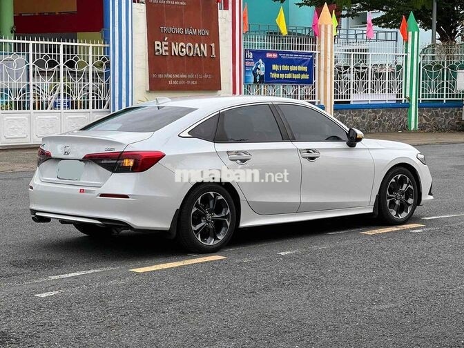 Honda Civic Gen 11 2021 Trắng odo 8 vạn