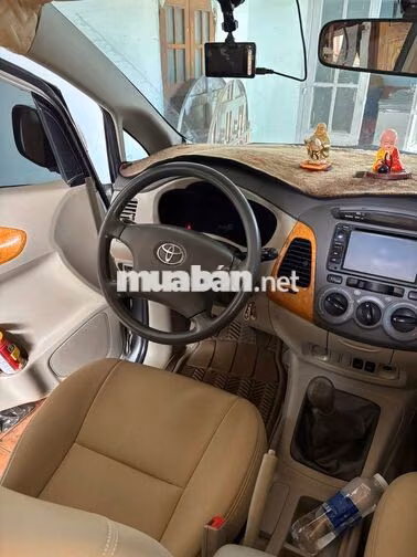 Toyota Innova 8 chỗ Bạc 163872 km