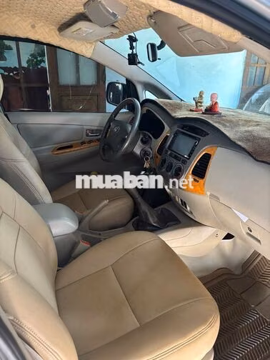 Toyota Innova 8 chỗ Bạc 163872 km