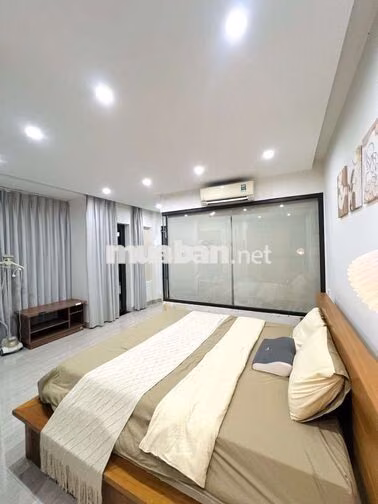 🔥 CĂN HỘ PENTHOUSE - 2PN/2WC, CĂN GÓC XIÊU ĐẸP CẦN CHO THUÊ / DT 250M2