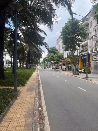TÒA NHÀ MẶT TIỀN 12M ĐS 9A KDC TRUNG SƠN – 1 HẦM 6 TẦNG – 2 THANG MÁY