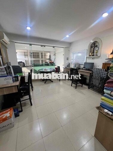 8 PHÒNG MẶT TIỀN NGAY CHỢ LỚN QUẬN 5