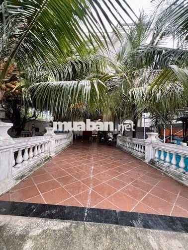 Cho Thuê Nguyên Biệt Thự DT 800m2 1Trệt 3Lầu 6Pn 5Wc Sân Vườn Y Hình