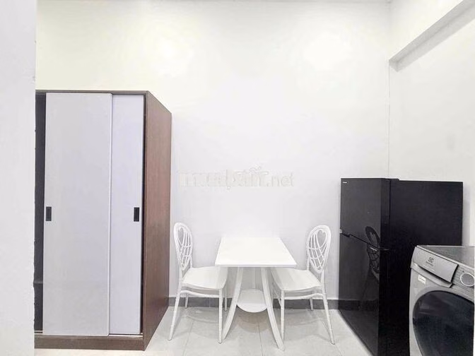 Căn hộ 2pn cao cấp Full Nội Thất khu vực: Bạch Đằng - Hồng Hà.