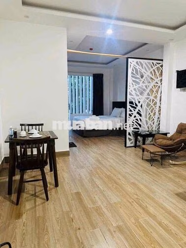 căn hộ có ban công full nội thất