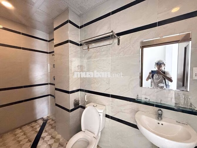 STUDIO BAN CÔNG NẰM GẦN PHÚ MỸ HƯNG TIỆN QUA Q1 VÀ LOTTE