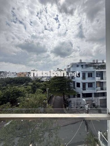 STUDIO BAN CÔNG NẰM GẦN PHÚ MỸ HƯNG TIỆN QUA Q1 VÀ LOTTE