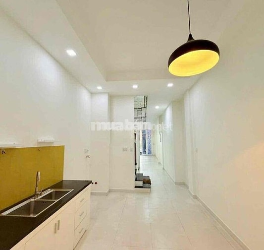 Cho thuê nhà nguyên căn. Đường Nhiêu Tứ,Phường 7. Quận Phú Nhuận