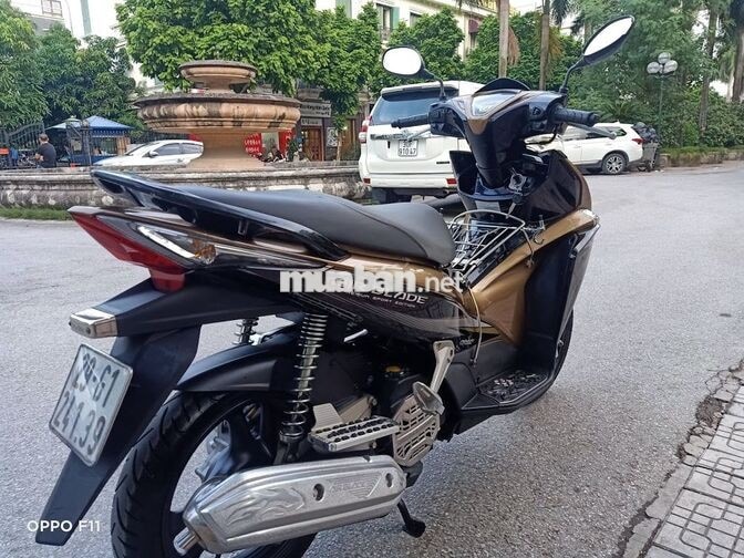 Honda Air Blade 110cc Đen, Vàng đồng