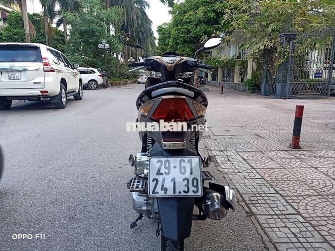 Honda Air Blade 110cc Đen, Vàng đồng