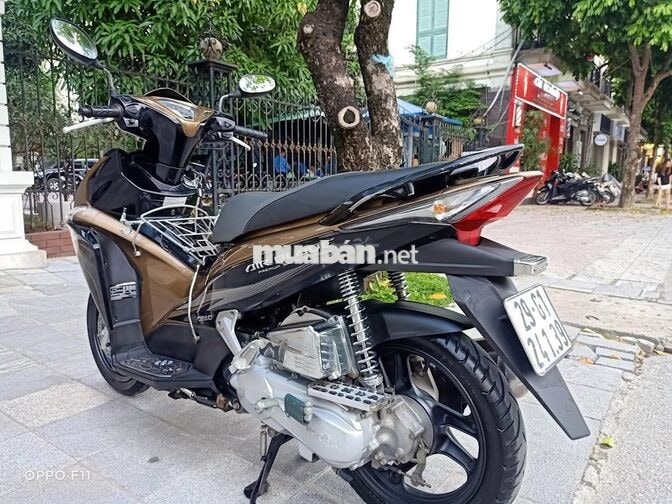 Honda Air Blade 110cc Đen, Vàng đồng