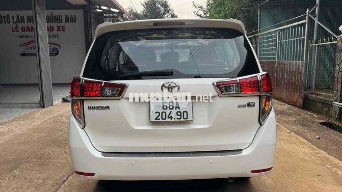 Toyota Innova 7 chỗ Số sàn Xăng Trắng