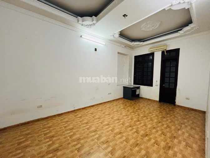 Cho thuê nhà mặt phố Phương Liệt 80m2 x 4T, MT 6m, vỉa hè ô tô đỗ