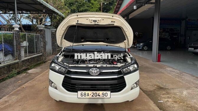 Toyota Innova 7 chỗ Số sàn Xăng Trắng