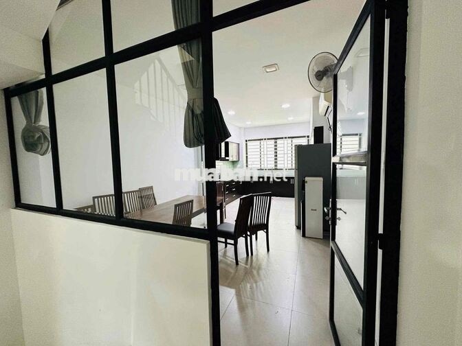 cho thuê nhà 5 PN full nội thâtd ngay chợ tân mỹ Q7