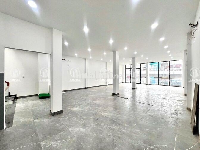 NGÃ 4 CỘNG HÒA – HOÀNG HOA THÁM, TÂN BÌNH - 8X20m - 4 TẦNG MỚI 100%