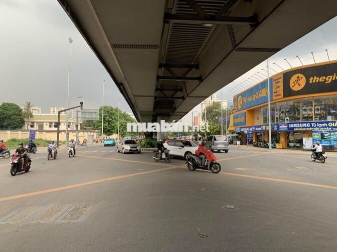 NGÃ 4 CỘNG HÒA – HOÀNG HOA THÁM, TÂN BÌNH - 8X20m - 4 TẦNG MỚI 100%