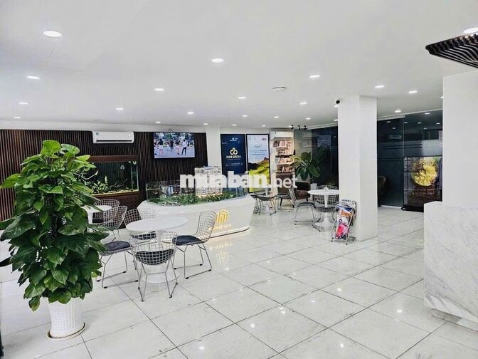 CHO THUE TOÀ NHÀ GÓC 2 MẶT TIỀN 1.300M2 TRUNG TÂM QUẬN 5