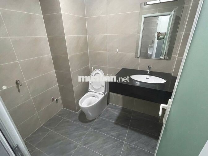 NGÃ 4 CỘNG HÒA – HOÀNG HOA THÁM, TÂN BÌNH - 8X20m - 4 TẦNG MỚI 100%