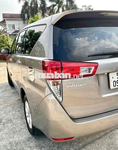 Toyota Innova 2.0E 2020 Vàng cát Số sàn