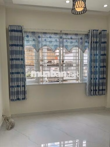 BÁN NHÀ NHỎ QTB MẶT TIỀN CHỢ NGHIÃ PHÁT