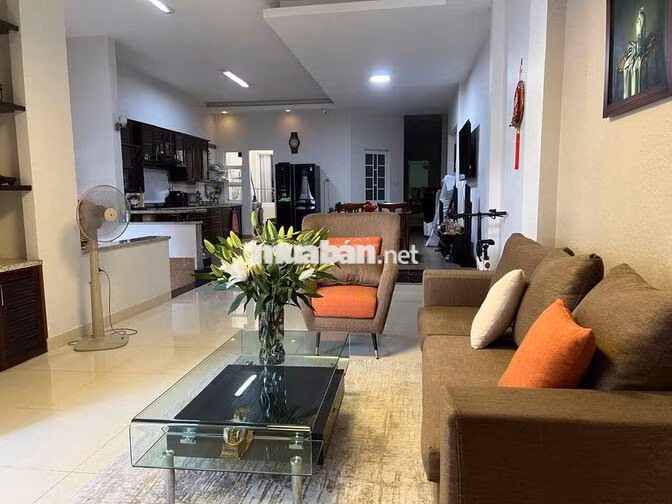 Nhà đẹp 192m2, 2 tỷ 2, công chứng vi bằng, cách chợ Hóa An 100m