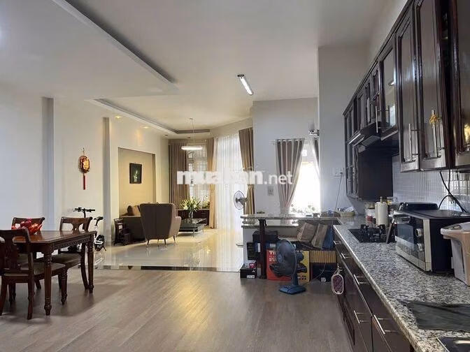 Nhà đẹp 192m2, 2 tỷ 2, công chứng vi bằng, cách chợ Hóa An 100m