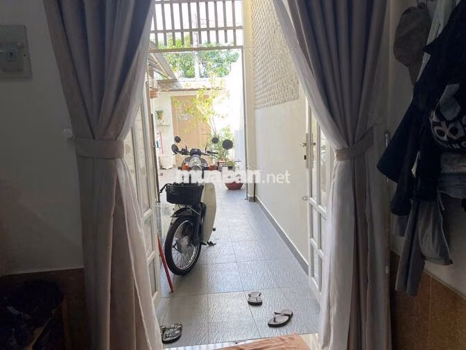 Nhà đẹp 192m2, 2 tỷ 2, công chứng vi bằng, cách chợ Hóa An 100m