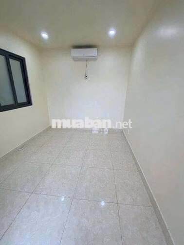 Cho Thuê Nhà Mới Xây DT 180m2 1Trệt 2Lầu 4Pn 3Wc Sân Đậu Ôtô