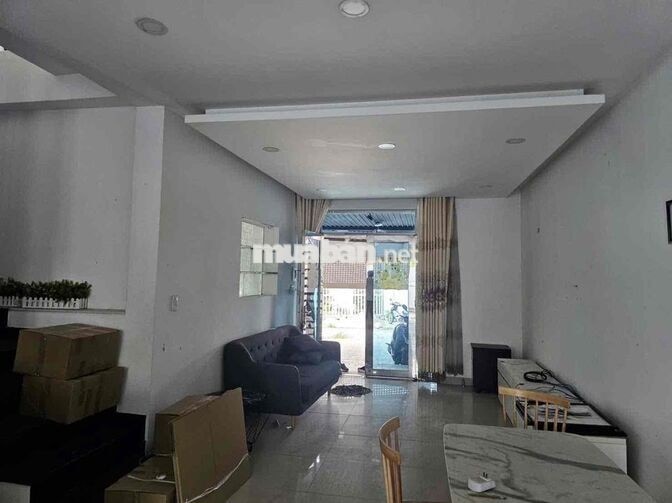 Nhà Phú Mỹ , Thủ Dầu Một 6x22m. 1 trệt 1 Lầu 3pn sẵn nội thất