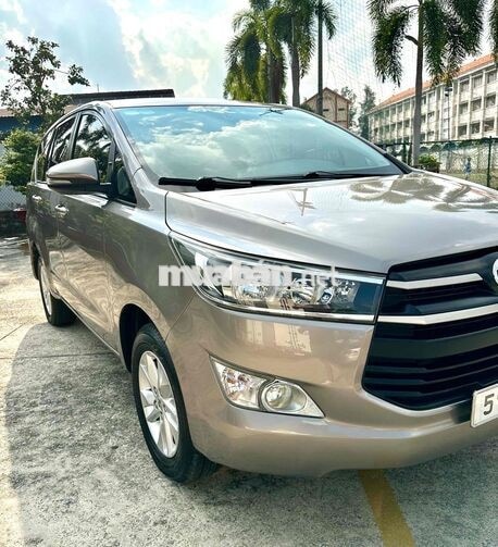 Toyota Innova 2.0E 2020 Vàng cát Số sàn