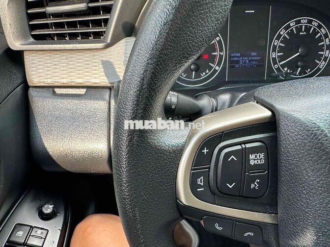Toyota Innova 2.0E 2020 Vàng cát Số sàn