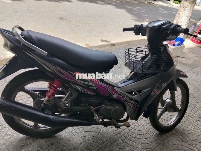 Yamaha Sirius Đen