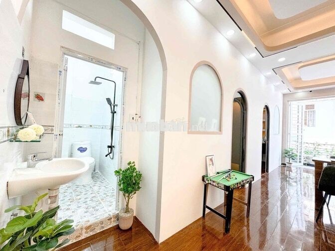 CĂN HỘ 2PN _ PHÒNG KHÁCH BANCONG, 68m2 _ NGAY ĐH BÁCH KHOA TPHCM
