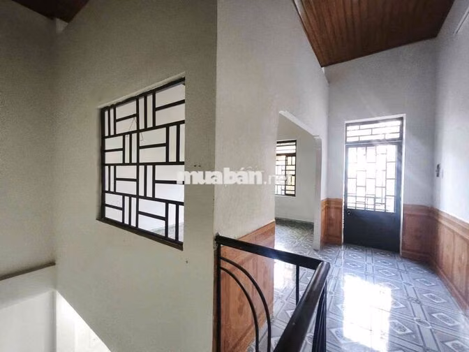 NHÀ 2 TẦNG TRƯỚC BẾN XE TRUNG TÂM