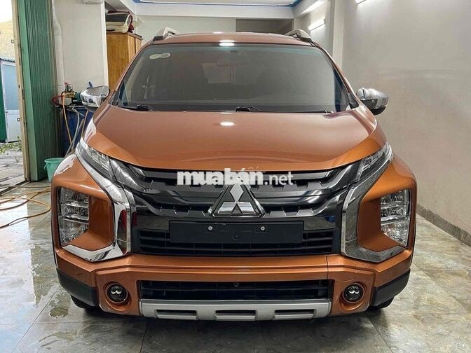 Mitsubishi Xpander Cross 7 chỗ màu Cam
