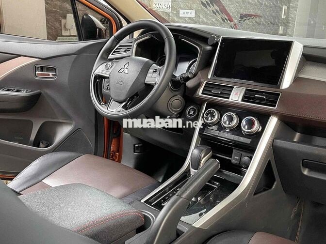 Mitsubishi Xpander Cross 7 chỗ màu Cam