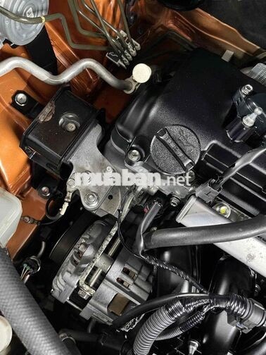 Mitsubishi Xpander Cross 7 chỗ màu Cam